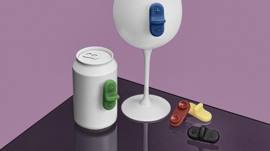 Free Hand, télécommandes miniaturisées à coller partout, par Cleo Jaquet (ECAL). © EPFL+ECAL Lab