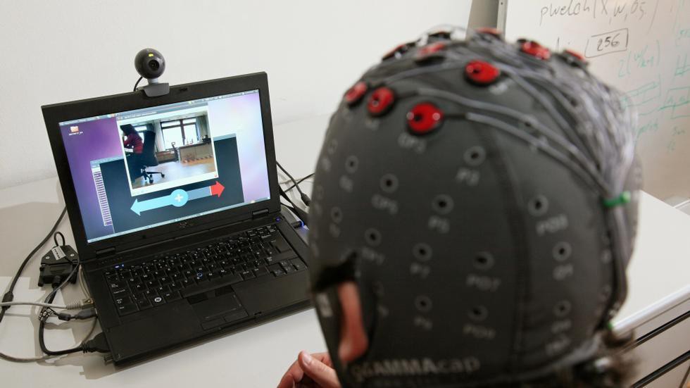 Using BCI to control a telepresence robot