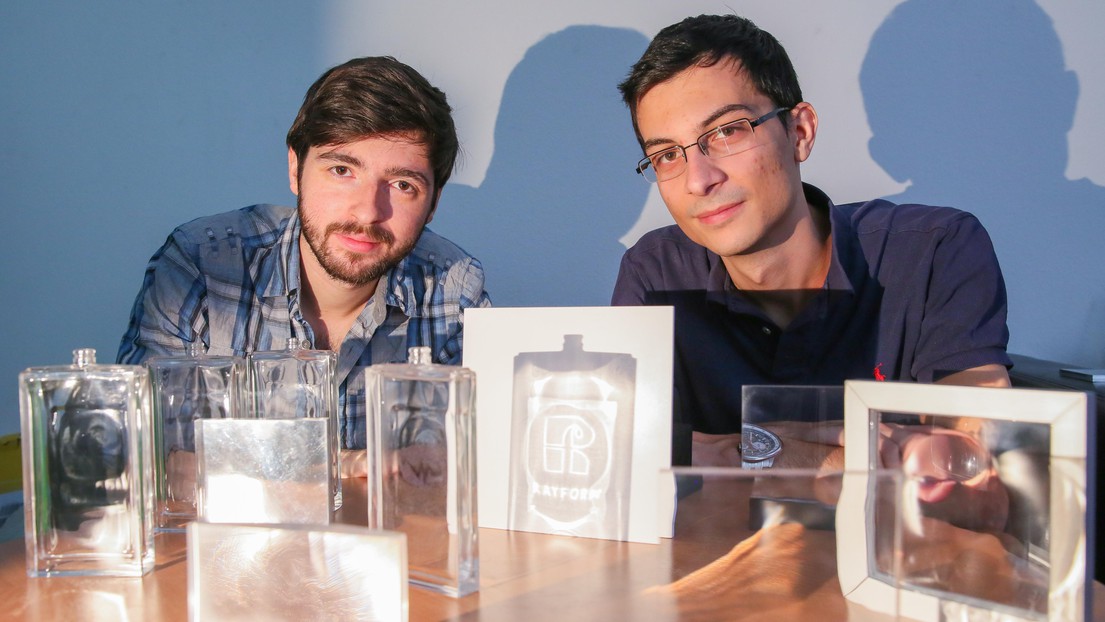 © Yuliy Schwartzburg, responsable technique, et Romain Testuz, CEO de Rayform. A.Herzog/2016 EPFL