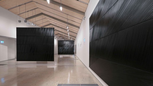 Noir c'est noir? A Pierre Soulages exhibition. ©EPFL/Alain Herzog
