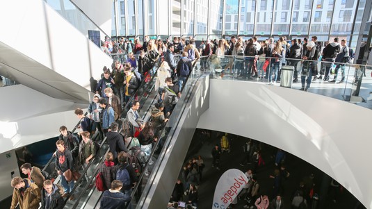 EPFL's Information Days: Would-be students learn about different degree programs. © A.Herzog/EPFL
