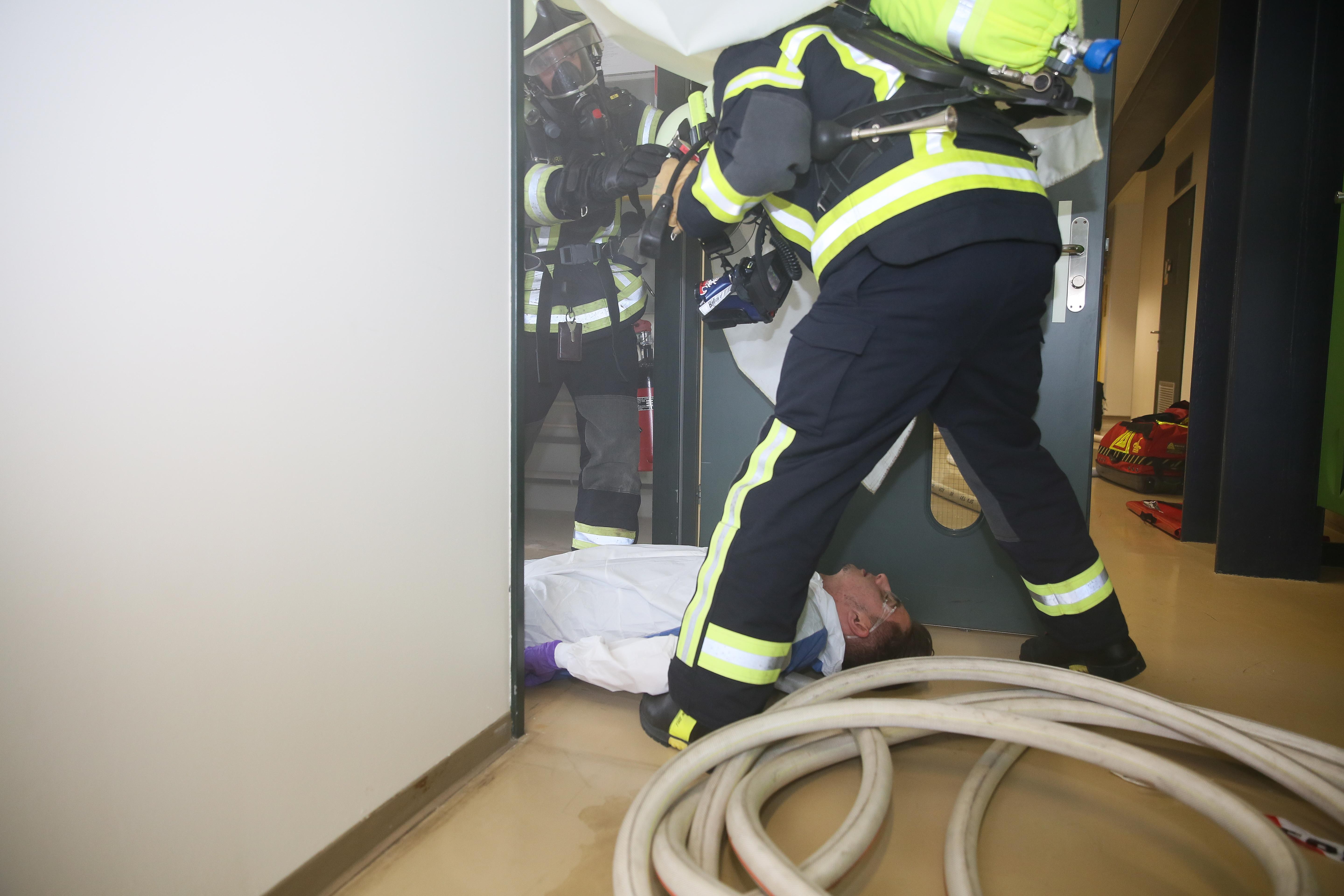 Les Pompiers Volent Votre Secours Epfl