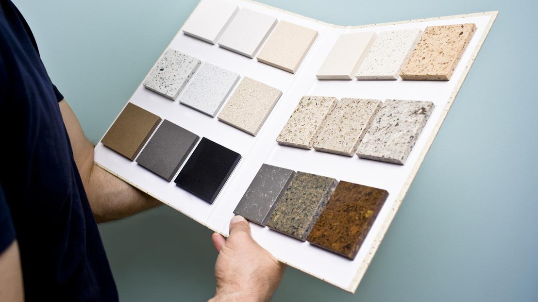 Le quartz des déchets miniers peut être récupéré pour produire un matériau composite, utilisé dans les cuisines et salles de bains. © iStock