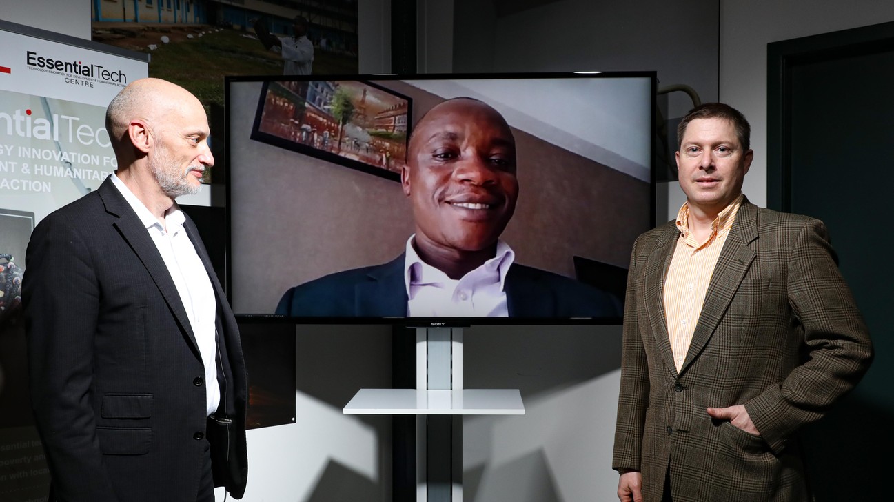 Klaus Schnonenberger, Bernard Olayo and Gene Saxon © 2021 EPFL Klaus Schnonenberger, Bernard Olayo and Gene Saxon © 2021 EPFL