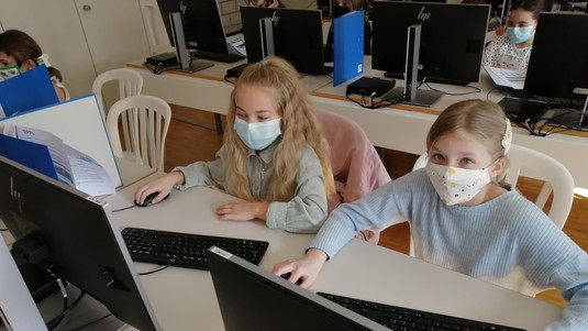 Internet & Code pour les filles à Martigny (VS) © 2021 EPFL