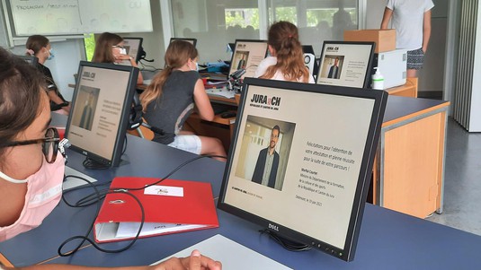 Les robots, c'est l'affaire des filles à Delémont (JU) © 2021 EPFL