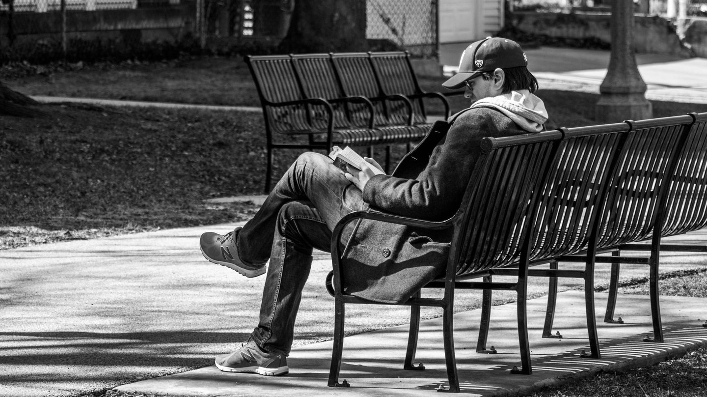 Why public benches serve multiple purposes - EPFL