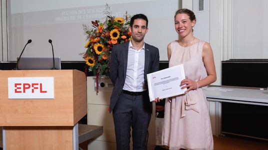 Joëlle Perreten reçoit le Prix Geosuisse © 2021 EPFL