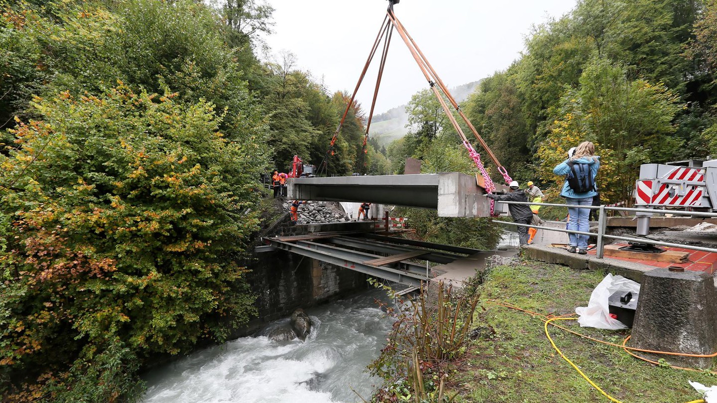 balsa-bridges-with-a-twist-epfl