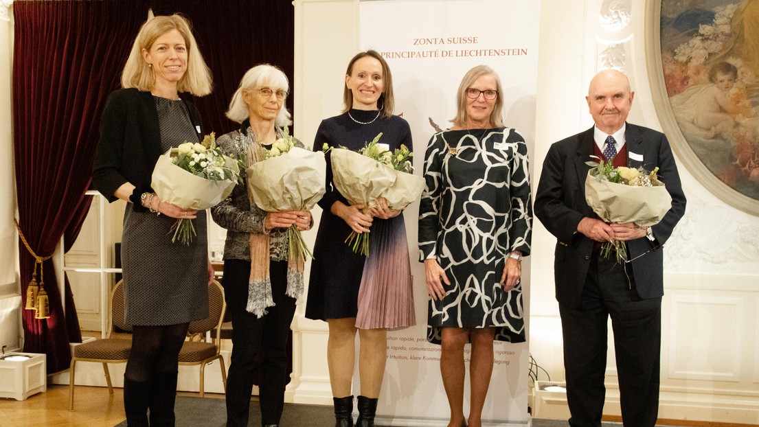 Dimitrievska with the members of the jury and the director of Zonta in Switzerland © Zonta 2021
