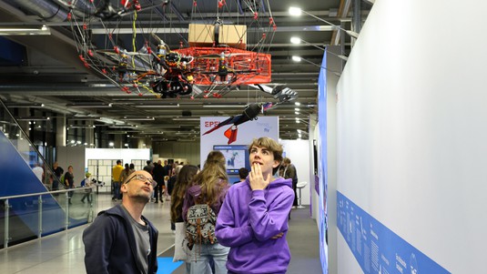 The EPFL stand at the BEA fair in Bern © Alain Herzog / 2022 EPFL