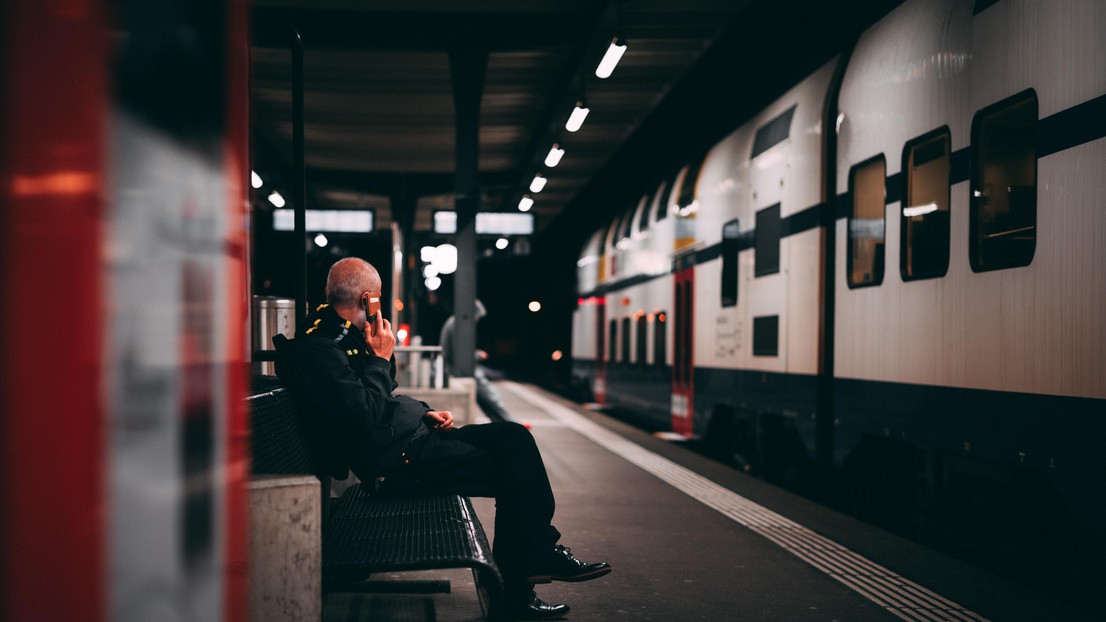 A man at the train station © Claude Gabriel 2021