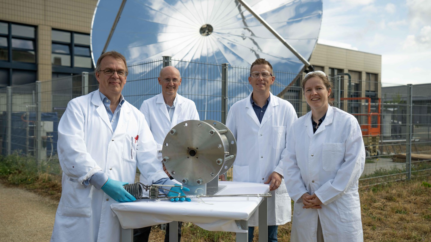 transforming-concentrated-solar-light-heat-and-water-into-hydrogen-epfl