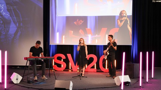 The SV trio (Bart Deplancke, Marie Pierron and Pavan Ramdya) performs at the LSS. © Alain Herzog, EPFL