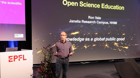 Ron D Vale, VP of the Howard Hughes Medical Institute, gives a talk on open science education. © Alain Herzog, EPFL
