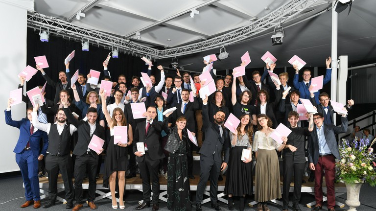 Awarding of masters in computer science and communication systems © Alia Gachassin / EPFL 2022