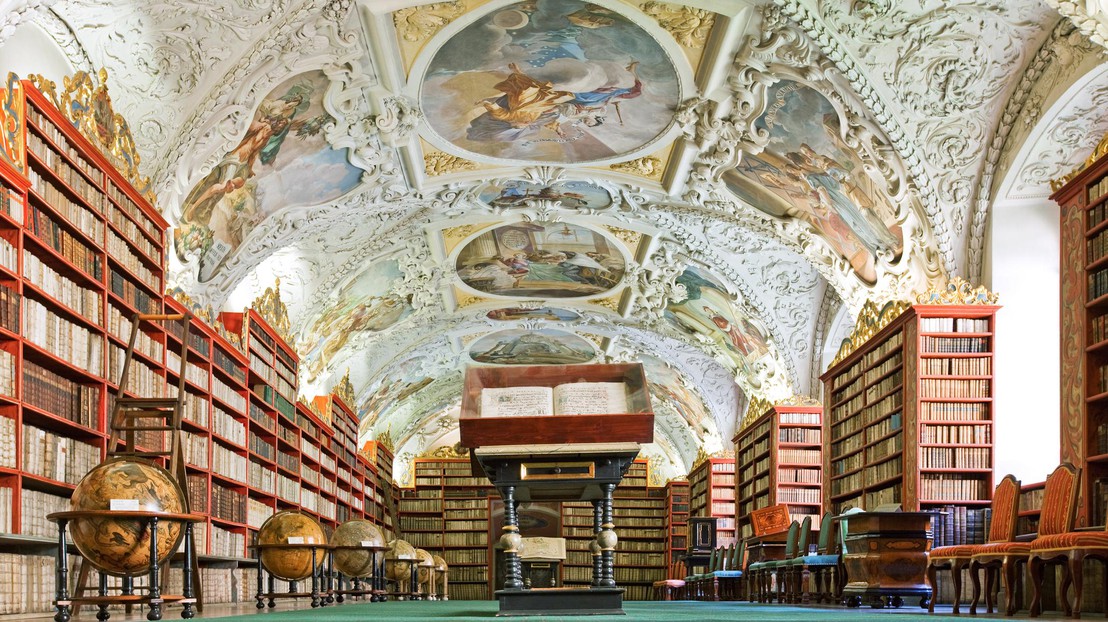 La bibliothèque du Clementinum à Prague. Au XVIIe siècle déjà, la somme des connaissances était impressionnante. © istock