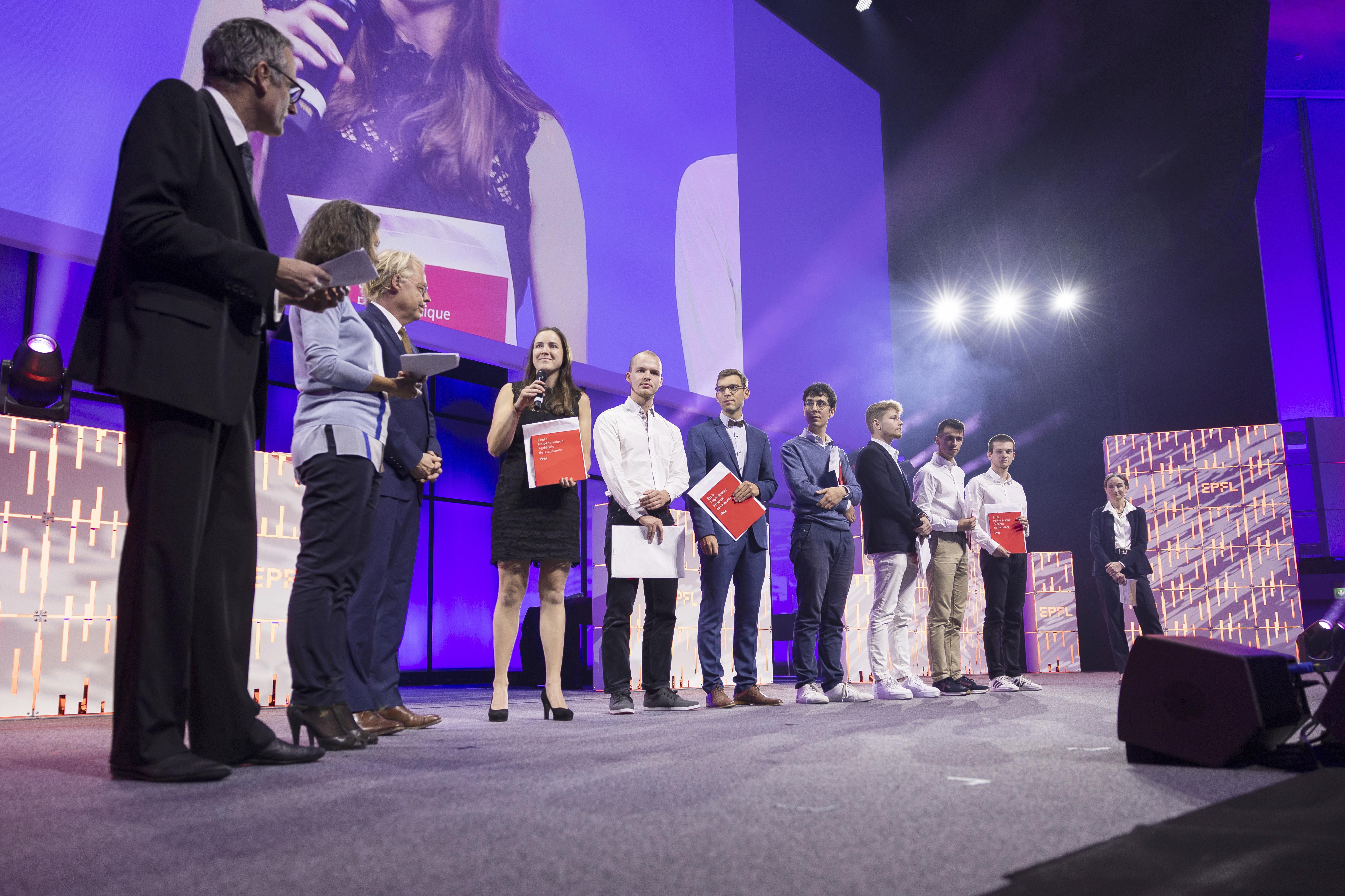 Student laureates for best results. 2022 EPFL/Unknown- CC-BY-SA 4.0