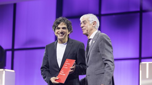 Cartoonist Patrick Chappatte has been granted a Doctorate Honoris Causa. 2022 EPFL/Unknown- CC-BY-SA 4.0