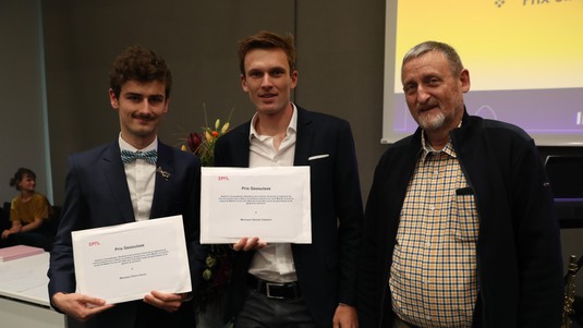 Pierre Veron et Sylvain Clément reçoivent le Prix Geosuisse © Greg Eaves/ 2022 EPFL