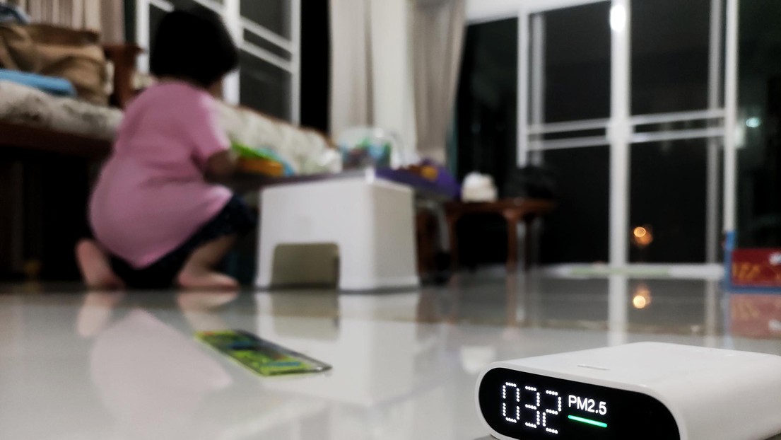 Sensors detect indoor air pollutants.© istock, Suebsiri