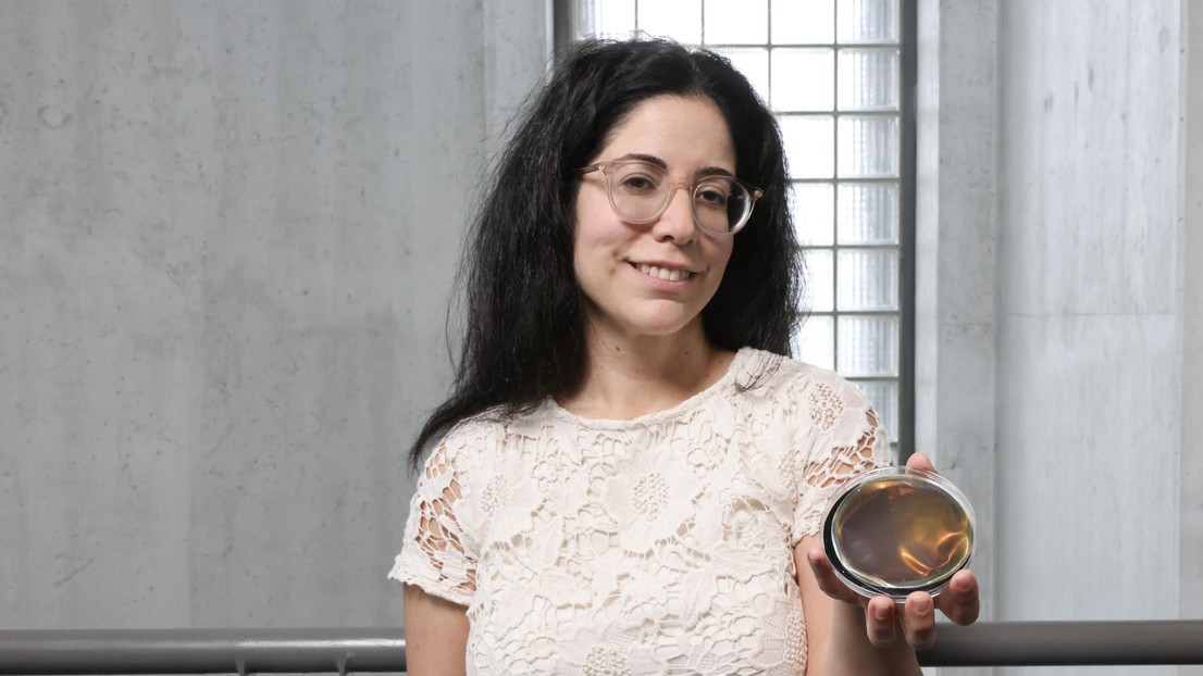 Tiffany Abitbol a récemment été nommée professeure assistante «tenure track» et directrice du Laboratoire des matériaux durables de l'EPFL © Alain Herzog / 2022 EPFL