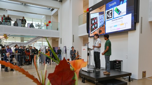 Lunchtime presentation © Alain Herzog / EPFL 2022