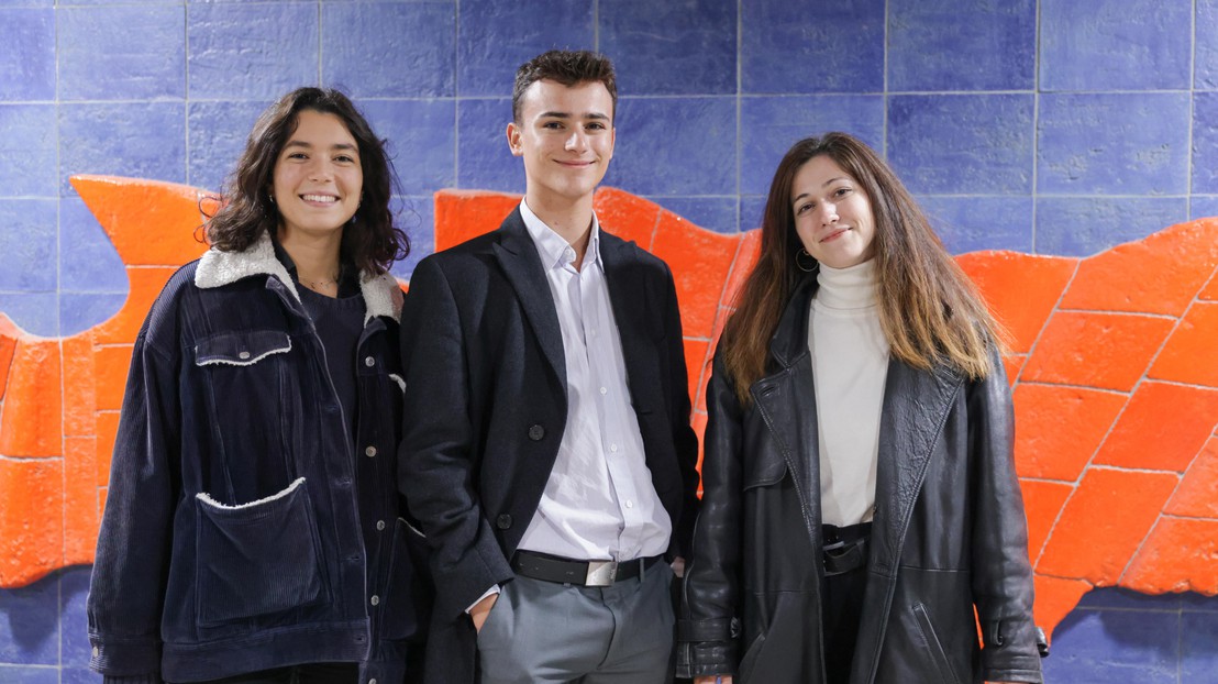 Ambre Sassi, Eliot Goncalves et Veronica Orlandi, membres du comité de rédaction d’ALTER © 2022 EPFL / Murielle Gerber - CC BY-SA 4.0