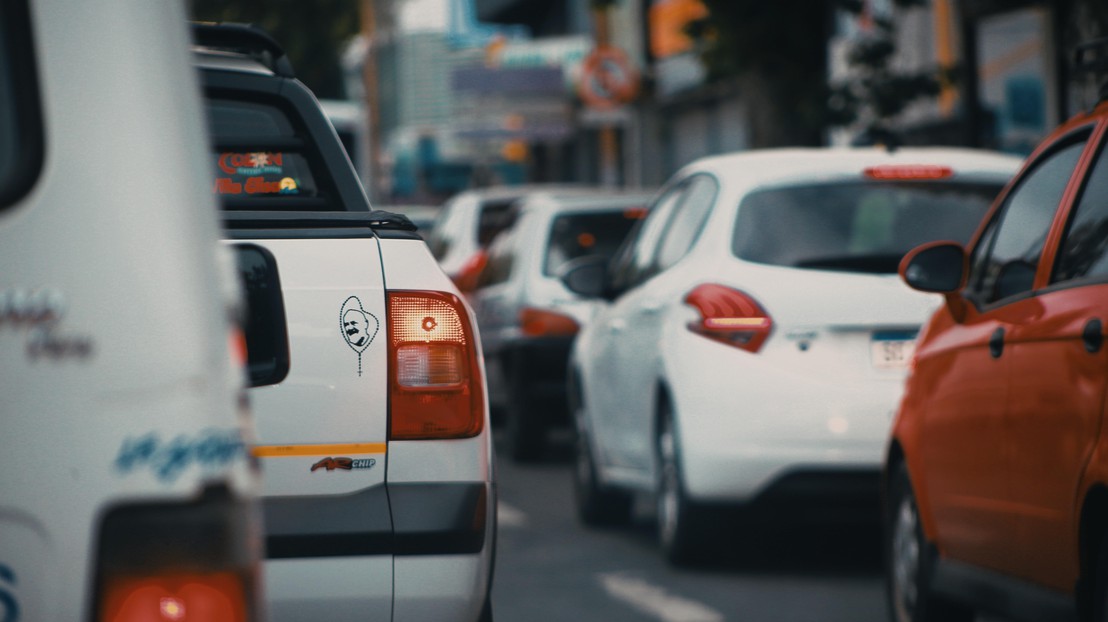 Cars on road © Ezequiel Garrido 2020 Unsplash