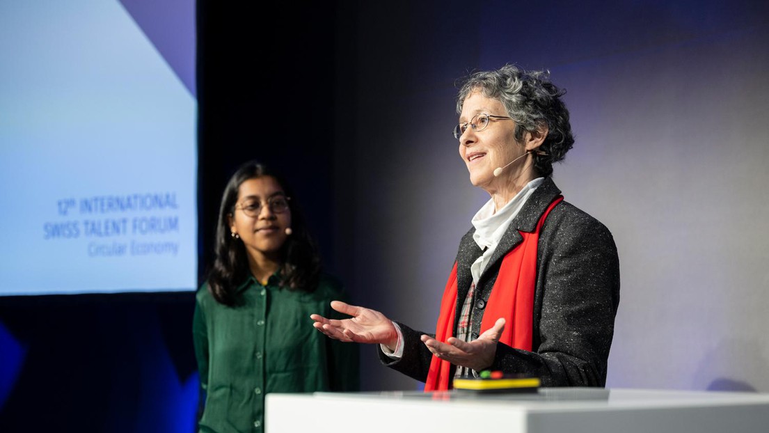 Ankita Singhvi, doctorante, et la professeure Claudia Binder étaient toutes deux topic leaders du 12e International Swiss Talent Forum © Science et jeunesse