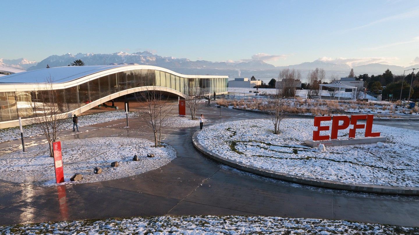 © 2023 EPFL