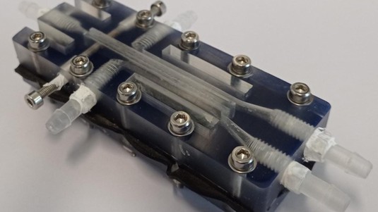 Membrane-less electrolysis technology prototype developped by REMA © 2023 EPFL