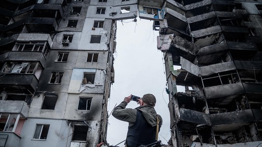 Panelka in Borodyanka city near Kyiv with a collapsed part. Eduard Kryzhanivskyi
