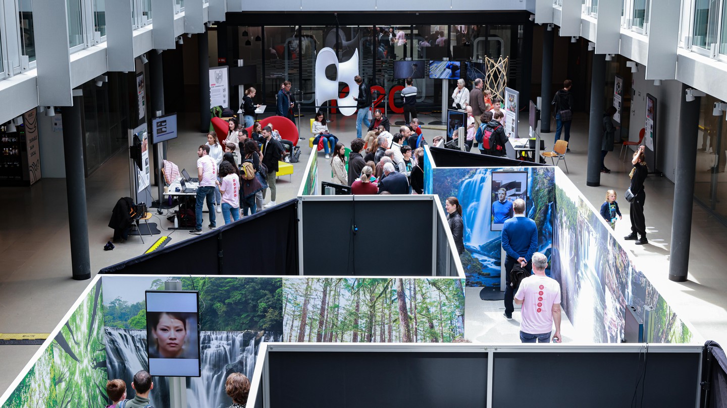 The public was able to learn about many technologies, such as deepfakes.© 2023 Alain Herzog/EPFL