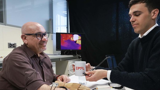 Fabrizio Fidati (left) and Jonathan Muheim.  2023 EPFL / Alain Herzog - CC-BY-SA 4.0