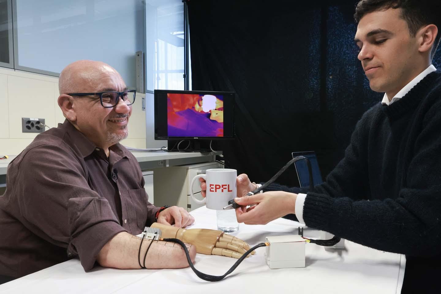 Amputees feel warmth in their missing hand - EPFL