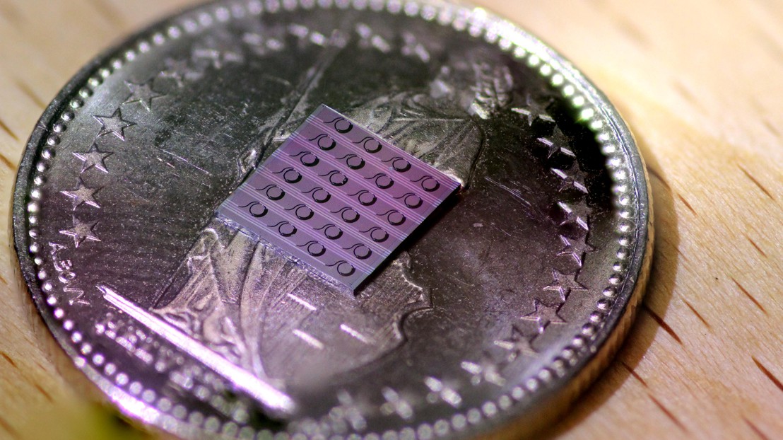 A photo of an LNOD sample utilized for coherent laser ranging experiments. Credit: Viacheslav Snigirev (EPFL) A photo of an LNOD sample utilized for coherent laser ranging experiments. Credit: Viacheslav Snigirev (EPFL)