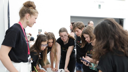Vorstellung der persönlichen Projekte der Mädchen © M. Gerber 2023 EPFL