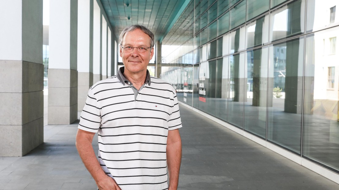 Michael Unser, meilleur enseignant 2022 de la section de microtechnique de l’EPFL © 2023 EPFL