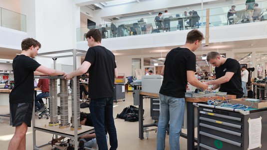 The EPFL Carbon Team at work. ©Alain Herzog/EPFL