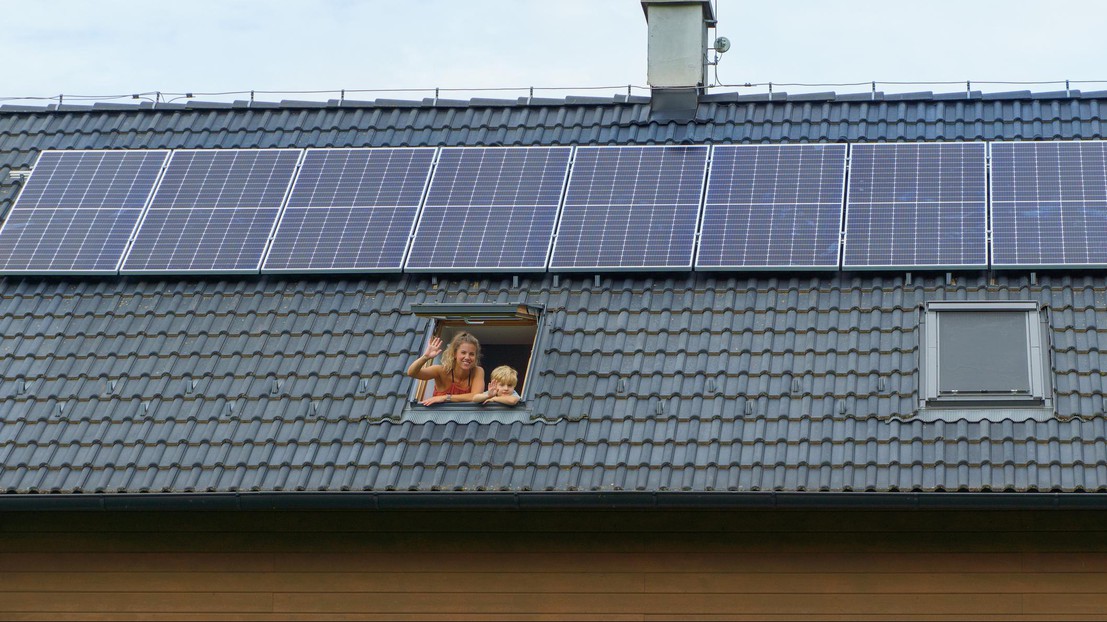 The study shows that having neighbors with solar panels plays a significant role. © iStock Photos The study shows that having neighbors with solar panels plays a significant role. © iStock Photos