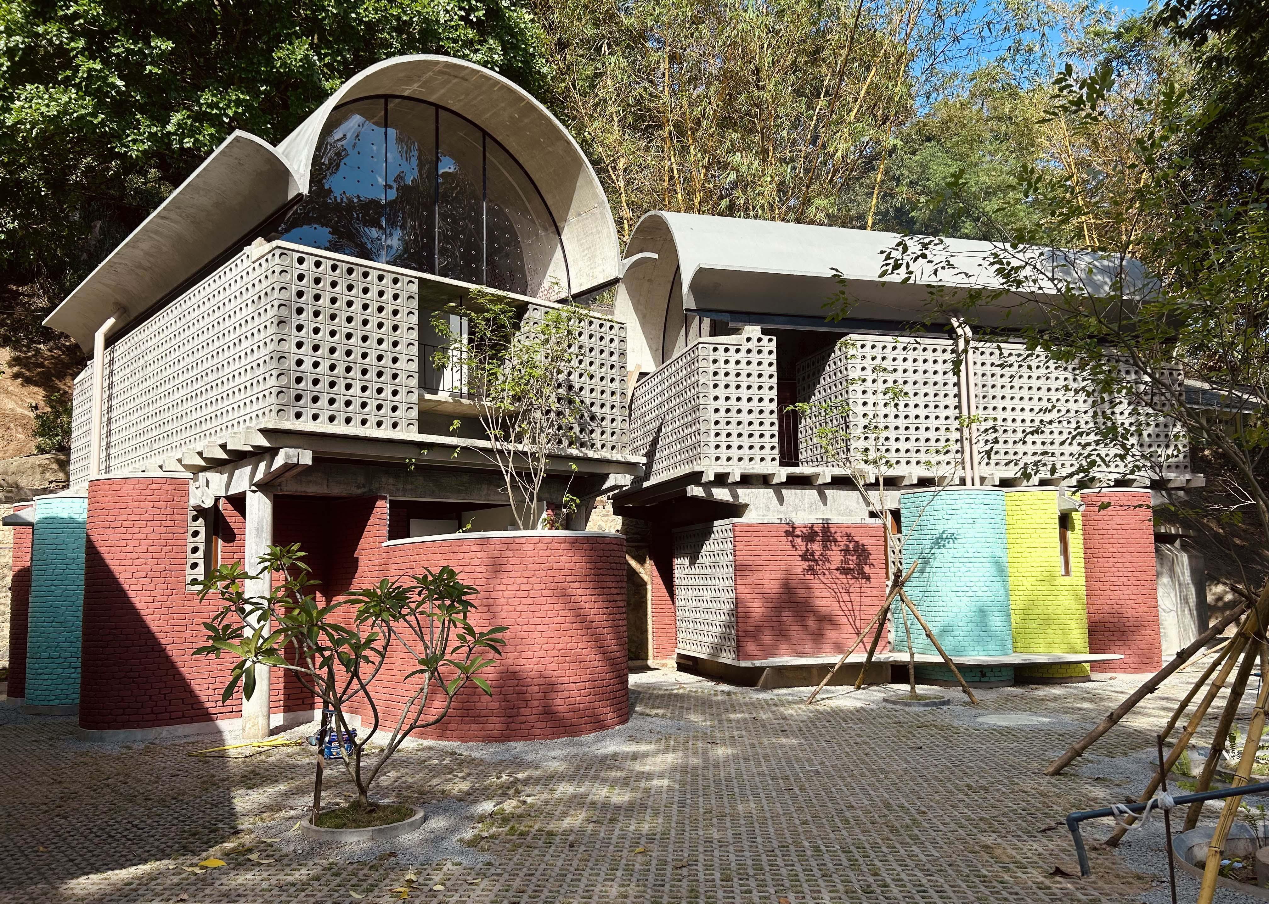 The new toilets of the public high-school of Kandy. © RAW