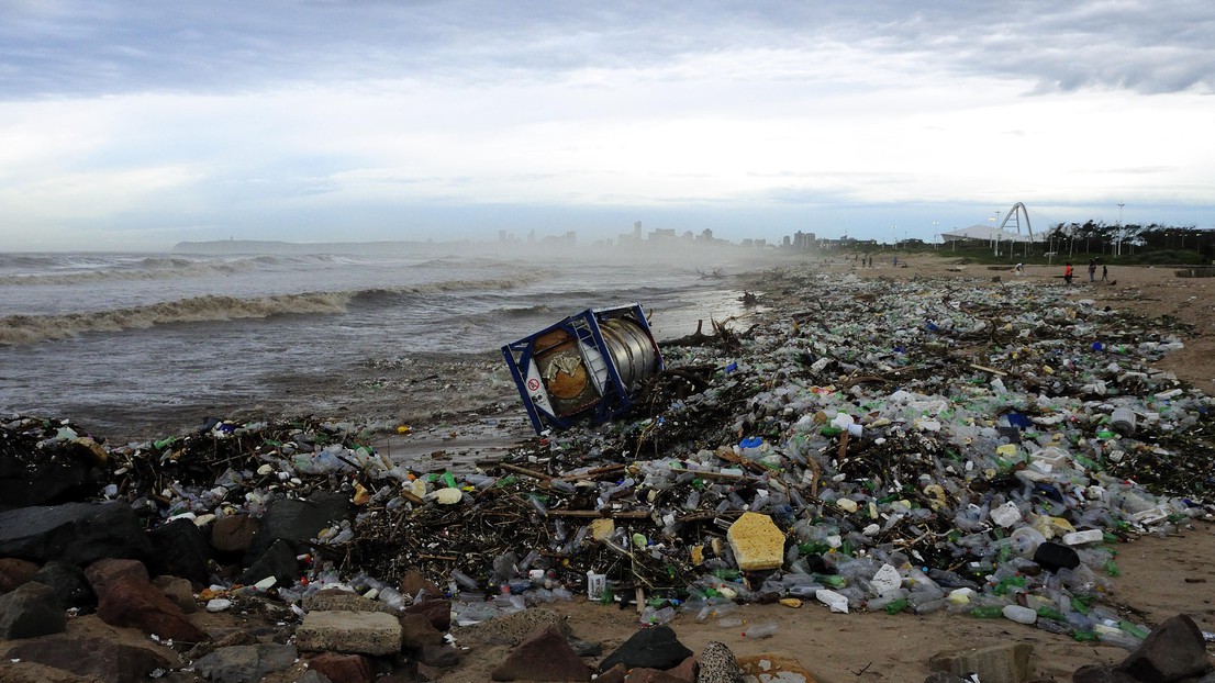 Durban's beach after a flood on 13 April 2022, two years after the one of 2019. © iStock/Antonio BlancoDR