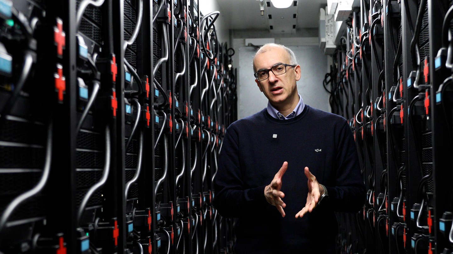 Professor Mario Paolone of STI's Distributed Electrical Systems Laboratory © 2023 EPFL