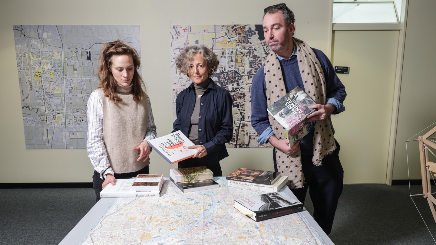 Joanne Nussbaum, à gauche, Paola Viganò, au centre, Ben Gitai, à droite. © 2023 EPFL / Alain Herzog