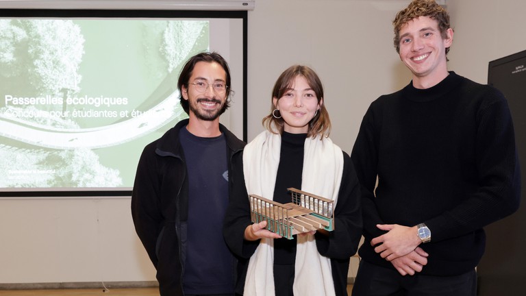 Vincent Digneaux, Solène Guisan and Vincent Kastl: winners of the student architecture prize.© 2023 EPFL/Alain Herzog-CC BY-SA