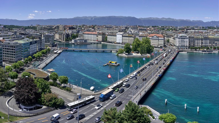 Geneva and the lake © Xavier von Erlach 2020 Unsplash