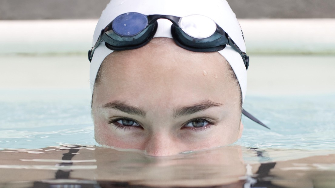 Visage d'Alice Ponsar dans l'eau. DR