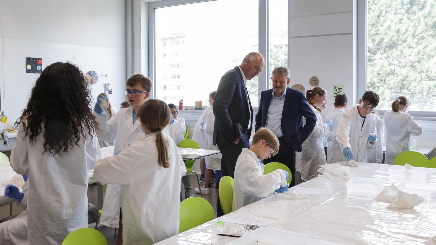 Les activités proposées par l'EPFL s’adressent aux jeunes filles et garçons de sept à seize ans. 2024 Alain Herzog/EPFL - CC-BY-SA 4.0