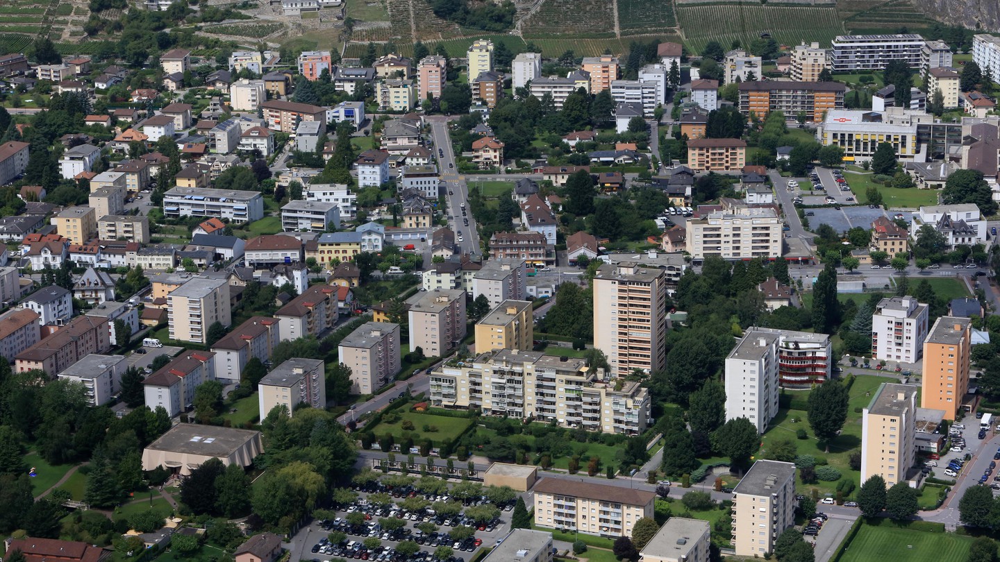 Vue aérienne de la ville valaisanne de Martigny.© Istock/Catherine Leblanc